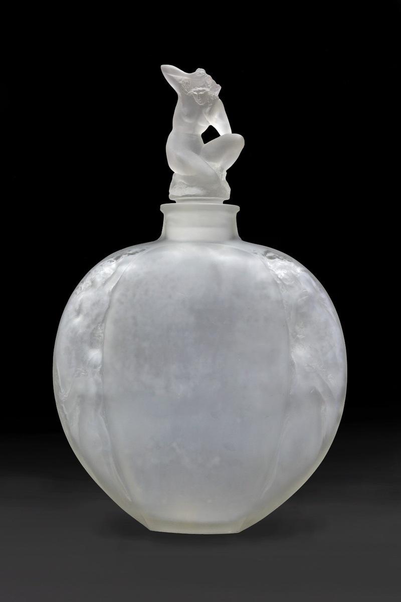 Sirenes Avec Bouchon Figure Vase, 1920